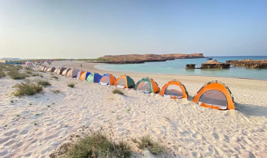 Is Camping Allowed on Daymaniyat Islands? Protected Area Rules Explained